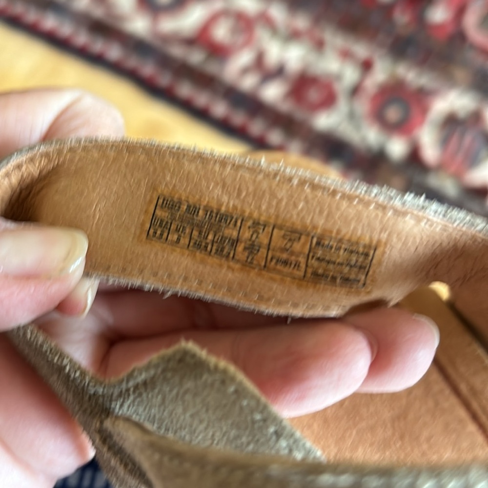 Cute UGG Sandals - Picture 11 of 11